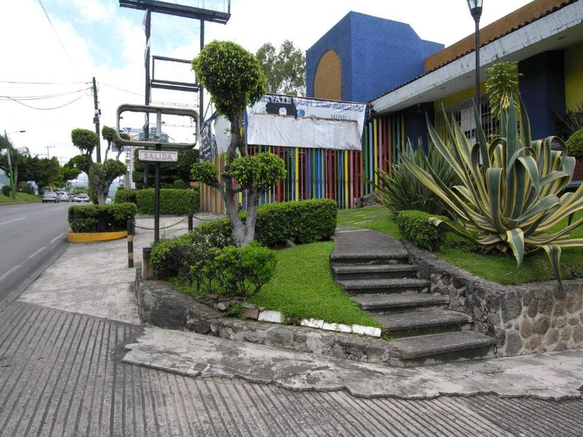 venta Edificio en Lomas de Cortes, Cuernavaca, Morelos (INE-433-Ed-V)-  