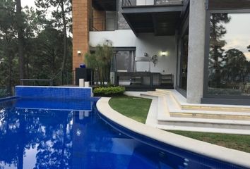 Casa en  Avenida Rosales, Avándaro, Valle De Bravo, México, 51200, Mex