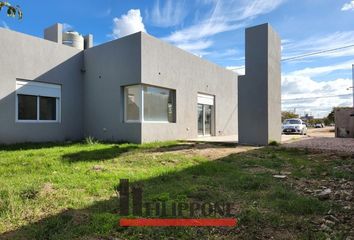 Casa en  Calle Ramírez Urtasun 2202-2300, Bahía Blanca, Provincia De Buenos Aires, Arg