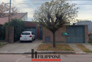 Casa en  Calle Cerrito 2371, Bahía Blanca, B8001, Provincia De Buenos Aires, Arg