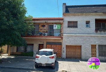 Casa en  Calle Santa Rosalia 2421, Caseros, Tres De Febrero, B1675, Provincia De Buenos Aires, Arg