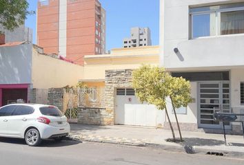 Casa en  Calle La Madrid 210, Bahía Blanca, B8000, Provincia De Buenos Aires, Arg