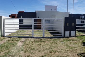 Casa en  Calle Ezeiza Gabino 2764, Bahía Blanca, Provincia De Buenos Aires, Arg