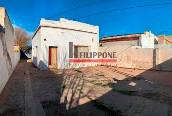 Casa en  Calle Charlone 1207-1329, Bahía Blanca, B8000, Provincia De Buenos Aires, Arg