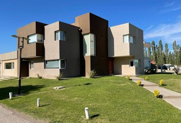 Casa en  Valentina Sur Urbana, Neuquén