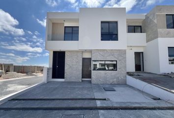 Casa en condominio en  Calle Huizache, Zibata, Zona Cactus, El Marqués, Querétaro, 76269, Mex