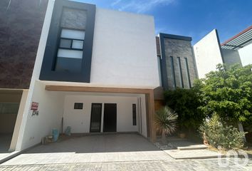 Casa en  Avenida Del Valle, Jardines De Las Lomas, Ocoyucan, Puebla, 72865, Mex