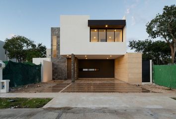 Casa en condominio en  Calle 18 108-108, Cholul, Mérida, Yucatán, 97305, Mex