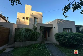 Casa en  Calle Salamanca 824, Villa Allende, Colón, X5105, Córdoba, Arg