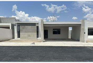 Casa en fraccionamiento en  Avenida Puerta Del Sol 253-347, La Puerta Del Sol, Saltillo, Coahuila De Zaragoza, 25207, Mex