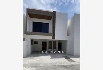 Casa en fraccionamiento en  Calle Cetus, Colonia 3, Saltillo, Coahuila De Zaragoza, 25016, Mex