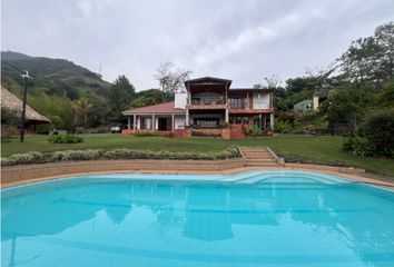 Villa-Quinta en  