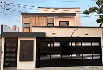 Casa en  Paseo Puerto Banderas, Graciano Sánchez Romo, Boca Del Río, Veracruz De Ignacio De La Llave, 94290, Mex