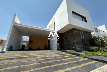 Casa en condominio en  Calle San Martín, San Agustín, Tlajomulco De Zúñiga, Jalisco, 45646, Mex