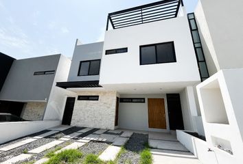 Casa en  Calle Huizache, Zibata, Zona Cactus, El Marqués, Querétaro, 76269, Mex