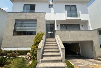 Casa en condominio en  Calle Via De Covadonga, Condado Del Valle, Metepec, México, 52144, Mex