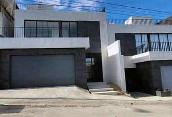 Casa en  Cumbres De Juárez, Tijuana