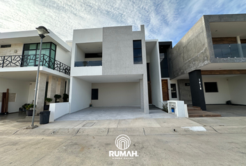 Casa en  Marina Mazatlán, Mazatlán