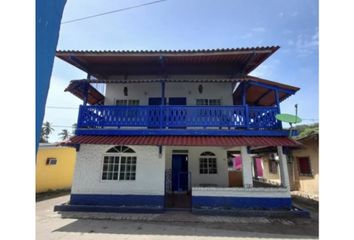 Venta Casa de playa en  Isla Grande , Colón