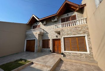 Casa en  Calle Teniente General Giribone 2302-2400, González Catán, La Matanza, Provincia De Buenos Aires, Arg