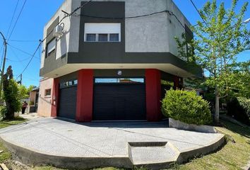 Casa en  Calle Diecisiete 3702-3800, Berisso, Provincia De Buenos Aires, Arg