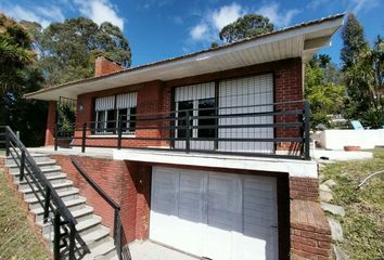 Casa en  Calle Florencia 210-392, Sierra De Los Padres, General Pueyrredón, B7627, Provincia De Buenos Aires, Arg