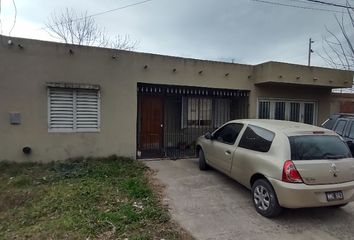 Casa en  Calle 152 Bis 1002-1100, La Plata, Provincia De Buenos Aires, Arg