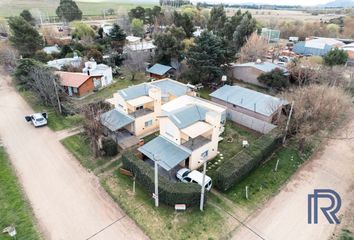 Casa en  Calle E. Estrada, Sierra De La Ventana, Tornquist, Provincia De Buenos Aires, Arg