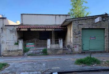 Casa en  Fotocopias Copymac - Centro De Copiado, Calle 11 De Abril 404, Bahía Blanca, Provincia De Buenos Aires, Arg