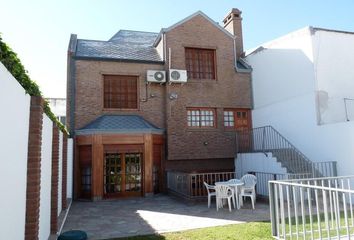 Casa en  Calle Las Heras 1445, Bahía Blanca, B8000, Provincia De Buenos Aires, Arg