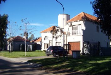 Casa en  Calle 07 419, Bahía Blanca, Provincia De Buenos Aires, Arg