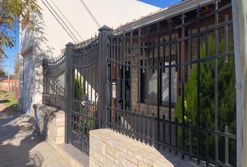 Casa en  Calle Pacifico 2328, Bahía Blanca, B8003, Provincia De Buenos Aires, Arg