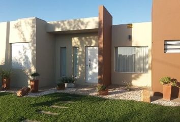 Casa en  Calle Malharro, Bahía Blanca, Provincia De Buenos Aires, Arg