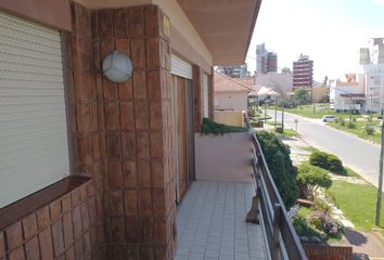 Departamento en  Avenida Uno 1024, Villa Gesell, B7165, Provincia De Buenos Aires, Arg