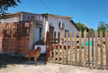 Casa en  Calle La Rioja 870, Mar De Ajó, La Costa, Provincia De Buenos Aires, Arg