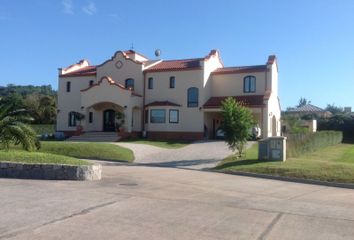 Casa en  Pasaje Polonia, Yerba Buena, Tucumán, Arg
