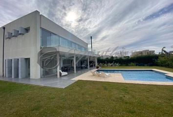 Casa en  Calle Roubier Jean, Lomas Del Río Luján, Campana, Provincia De Buenos Aires, Arg