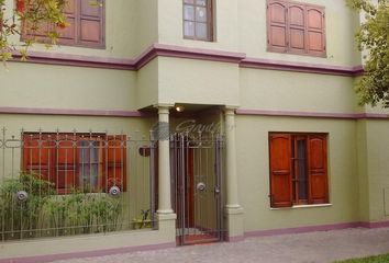 Casa en  Illarramendi Nestor Y Pietrelli Adriana, Calle Pueyrredón 1045, Campana, B2804, Provincia De Buenos Aires, Arg