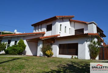 Casa en  Calle Alvear 643, González Catán, La Matanza, B1704, Provincia De Buenos Aires, Arg