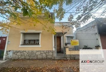 Casa en  Avenida Sesenta Y Seis 2382, La Plata, Provincia De Buenos Aires, Arg