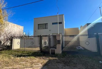 Casa en  Calle Rastreador Fournier 4702-4800, Bahía Blanca, B8002, Provincia De Buenos Aires, Arg