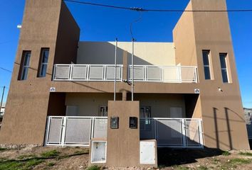 Casa en  Calle Yapeyu 5001-5099, Bahía Blanca, Provincia De Buenos Aires, Arg