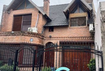 Casa en  Calle Mariquita Sánchez De Thompson 264, González Catán, La Matanza, B1751, Provincia De Buenos Aires, Arg