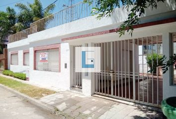 Casa en  Calle San Luis 2039, Pergamino, B2702, Provincia De Buenos Aires, Arg