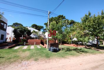 Departamento en  Calle Del Besugo 1051, Pinamar, B7167, Provincia De Buenos Aires, Arg