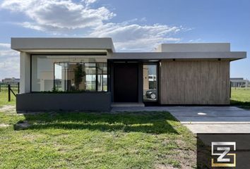 Casa en  Tristán Suárez, José María Ezeiza, Ezeiza, Provincia De Buenos Aires, Arg