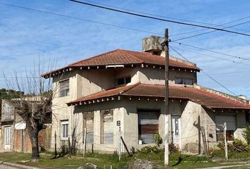 Casa en  Calle Diecisiete 3702-3800, Berisso, Provincia De Buenos Aires, Arg