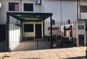 Casa en  Calle Seis, La Plata, Provincia De Buenos Aires, Arg