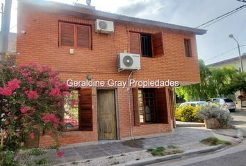 Casa en  Calle Amancay, San Martín De Los Andes, Lácar, Neuquén, Arg