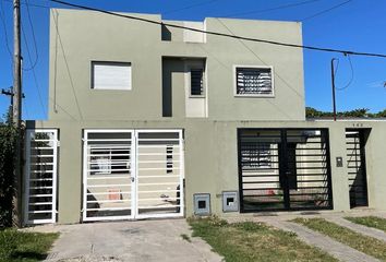 Casa en  Calle Ciento Treinta Y Nueve 47, La Plata, B1908, Provincia De Buenos Aires, Arg